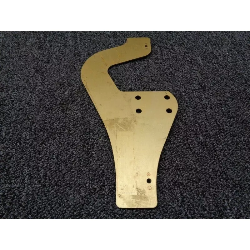 LA53321124/ 2841100-14 Cessna RH Bracket Wheel Pant (MH)